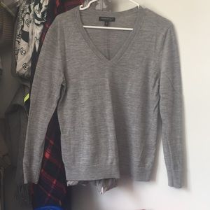 Banana republic v neck merino wool sweater
